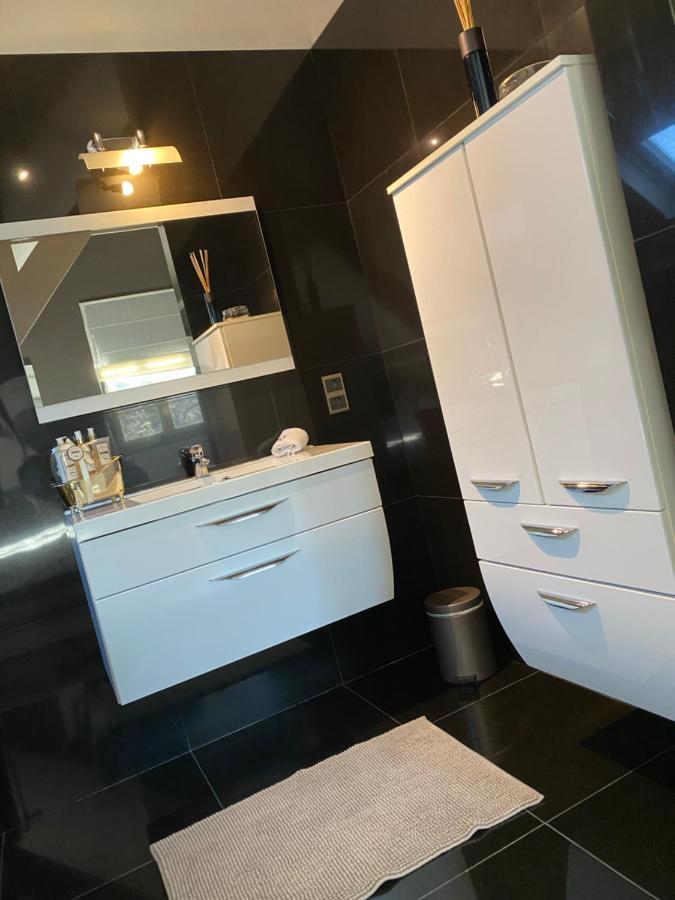 Cosy Met Zwembad Beringen